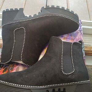 Report Black Faux Suede Chunky Platform Lug Sole Chelsea Boots Silver Trim 7